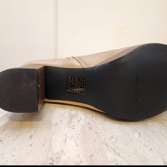 Journee Collection Womens Rom Tan from Macy’s C012 - Picture 5 of 7